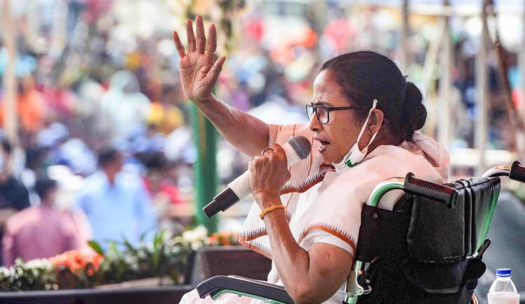 VIDEO: ‘जय श्रीराम’ सुनकर ममता बनर्जी को आया गुस्सा, ‘पराक्रम दिवस’ समारोह को संबोधित करने से किया इनकार