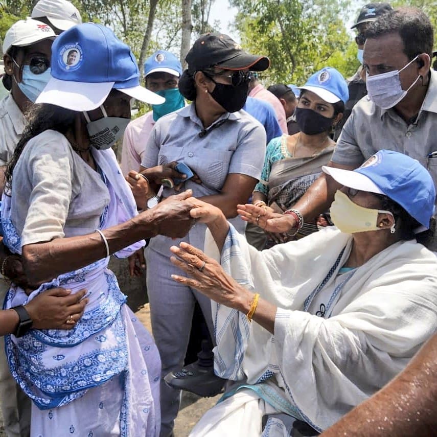 Bengal Election 2021: Central Force पर ममता बनर्जी का हमला, कहा - फोर्स की गाड़ियों से BJP बांट रही है नोट, खरीद रही है वोट