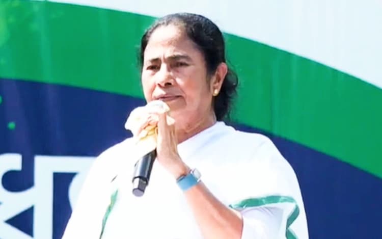 ED, CBI के जरिये लोगों के घरों के पैसे लूट रही है भाजपा, TMC छात्र परिषद की सभा में ममता बनर्जी