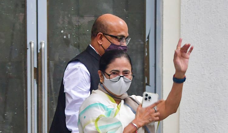 UP Election 2022: यूपी में 'बबुआ' की 'बुआ' नहीं, 'दीदी' करेंगी मदद, ममता बनर्जी कितनी होंगी कारगर?