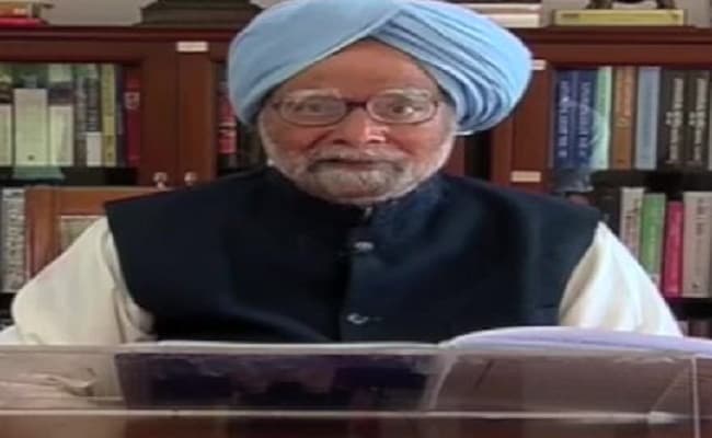 पूर्व प्रधानमंत्री मनमोहन सिंह को मिली एम्स से छुट्टी, बुखार और कमजोरी की वजह से हुए थे भर्ती पूर्व प्रधानमंत्री मनमोहन सिंह को मिली एम्स से छुट्टी, बुखार और कमजोरी की वजह से हुए थे भर्ती