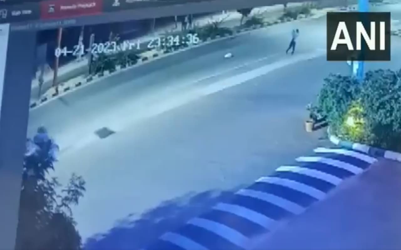 बाइक से घिसटती रही महिला, रैपिडो चालक कर रहा था लूटपाट की कोशिश, आरोपी को पुलिस ने किया गिरफ्तार