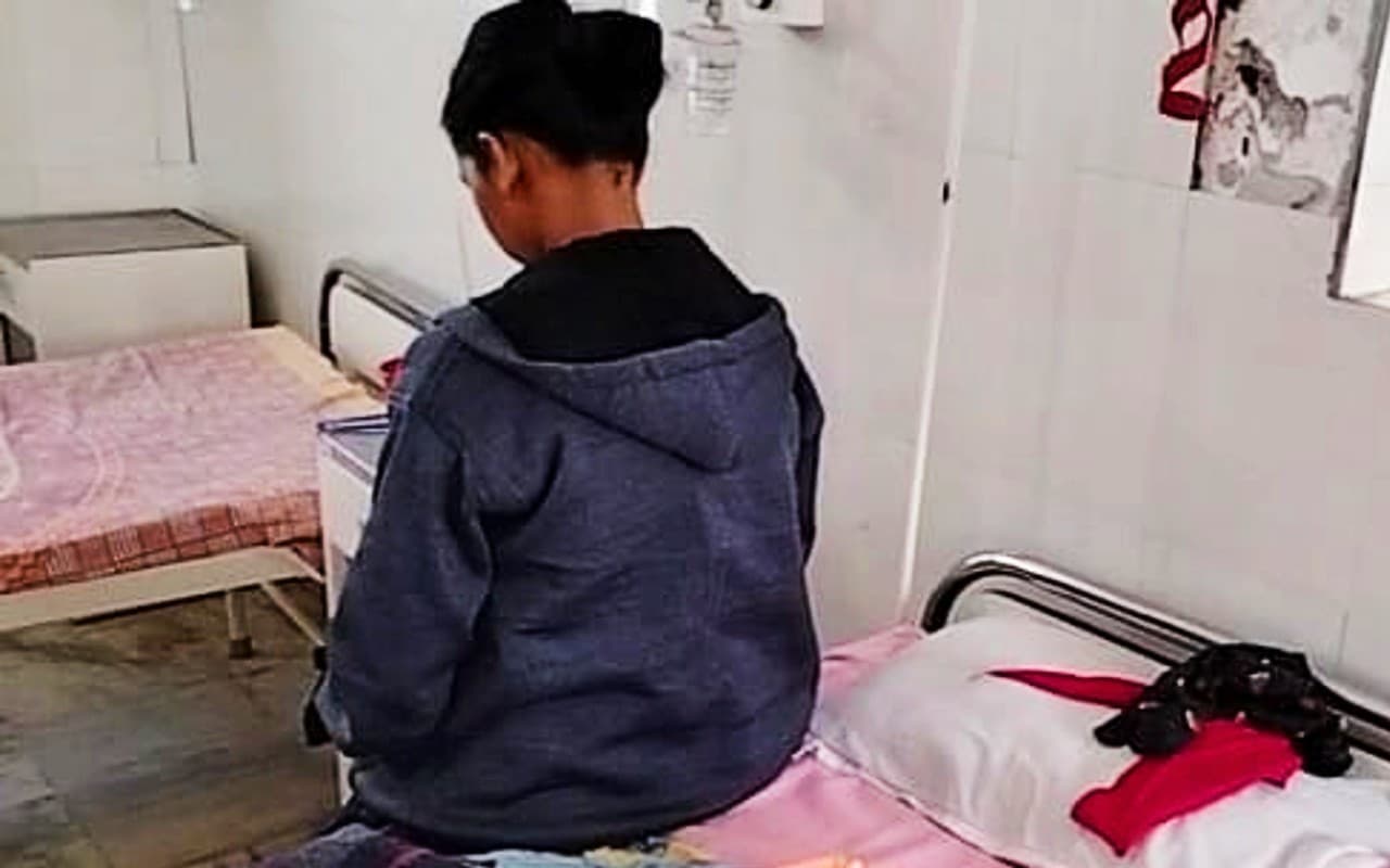 Jharkhand News: सिमडेगा में नाबालिग लड़की बनी मां, दुष्कर्म का आरोपी हुआ फरार