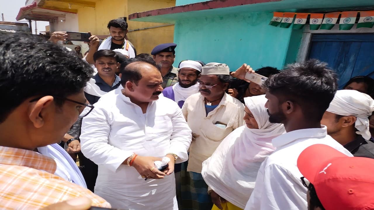 Jharkhand News: सुपुर्द-ए-खाक हुए JMM नेता दिलशेर खान, मंत्री मिथिलेश ठाकुर ने परिजनों को दिया ये आश्वासन