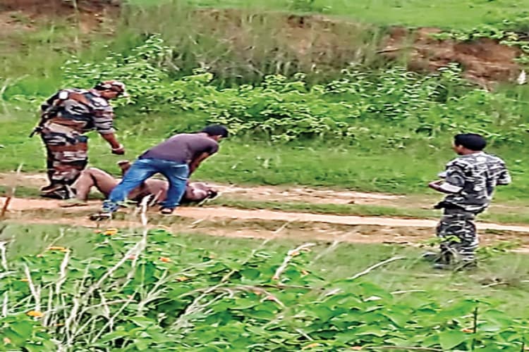 रामगढ़ में ठगी का आरोप लगा ग्रामीणों ने पीट पीट कर मार डाला, जांच में जुटी पुलिस