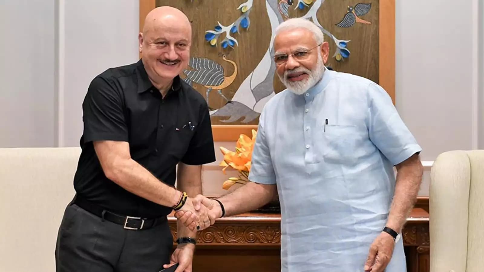 PM मोदी को पसंद आई अनुपम खेर की बुक, लेटर लिखकर की तारीफ, अब एक्टर ने कही ये बात PM मोदी को पसंद आई अनुपम खेर की बुक, लेटर लिखकर की तारीफ, अब एक्टर ने कही ये बात