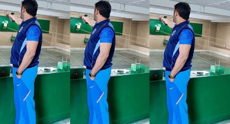 IPL 2022: आईपीएल से पहले एमएस धोनी का नया अवतार, बल्ले की जगह हाथ में थामा बंदूक, तस्वीरें वायरल