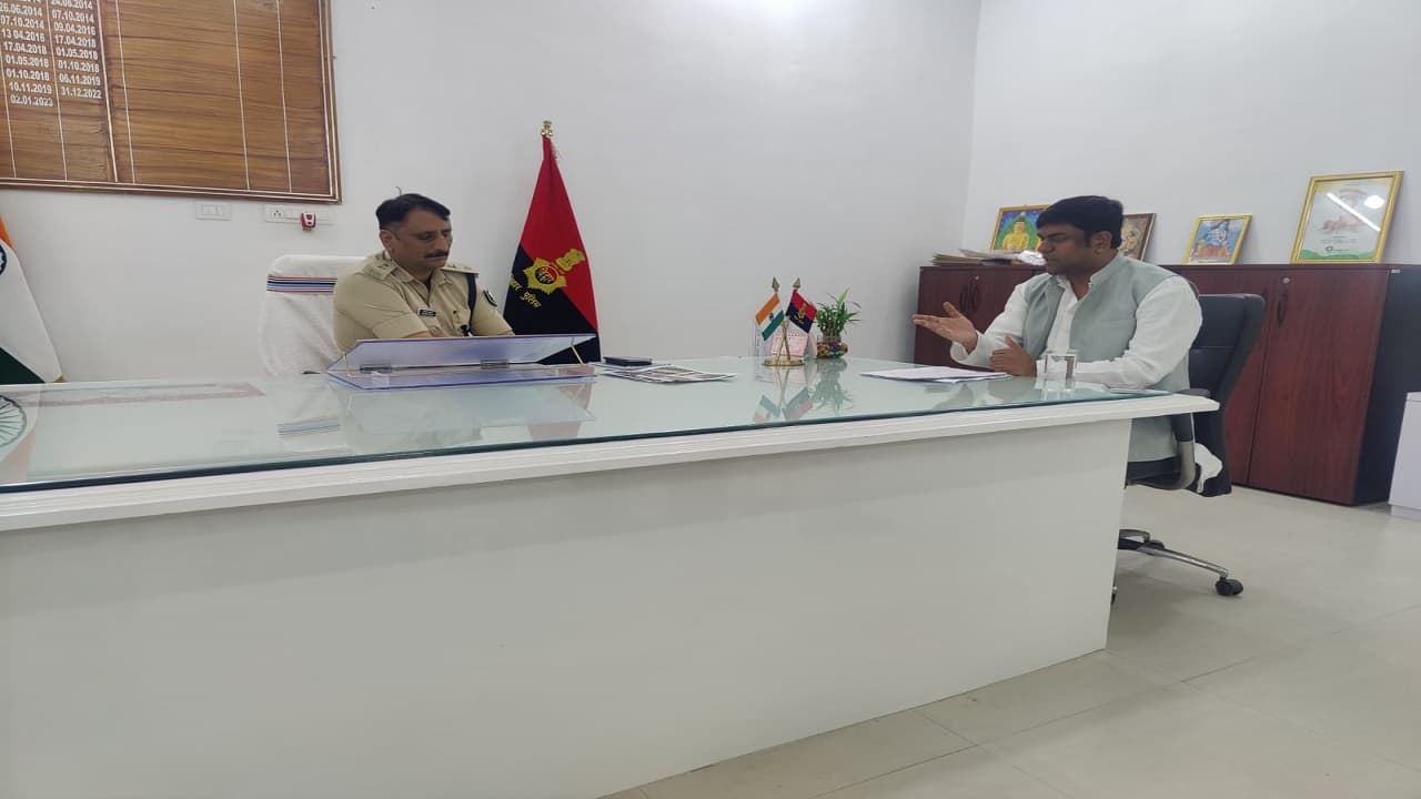 धीरेंद्र शास्त्री में दिव्य शक्ति है तो बिहार की बेरोजगारी मिटा दें, बिहार का विकास कर दिखाएं : मुकेश सहनी