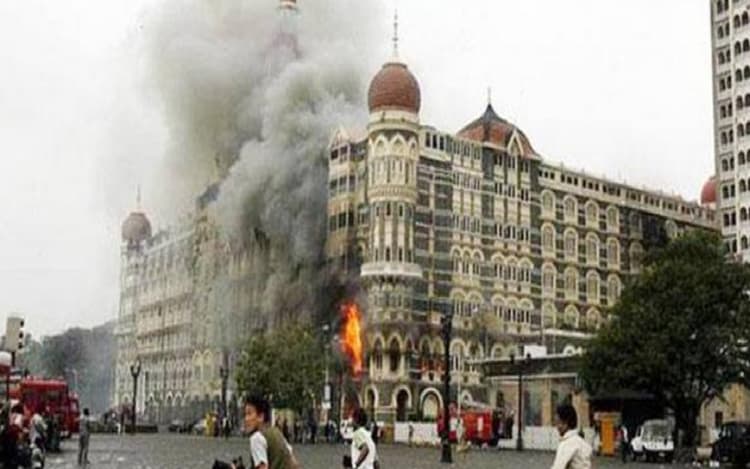 Mumbai Police: मुंबई ट्रैफिक पुलिस को व्हाट्सऐप पर मिली 26/11 जैसे हमले की धमकी, जांच शुरू