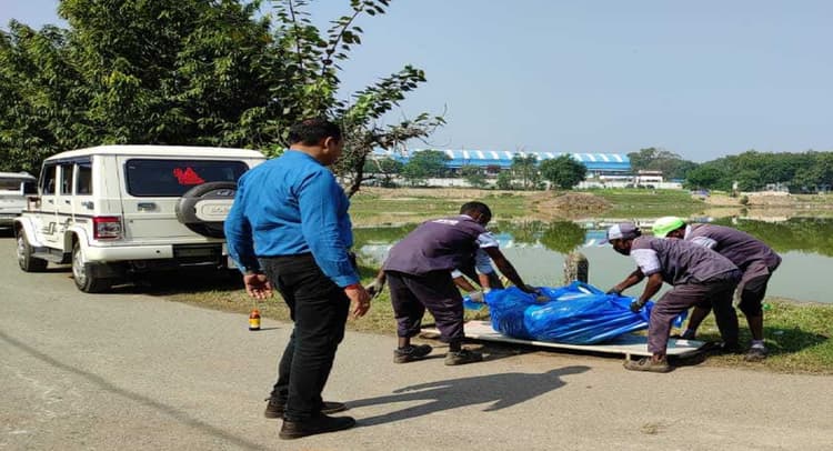 Jharkhand News : प्लास्टिक के बोरे में महिला का शव मिलने से सनसनी, जांच में जुटी पुलिस