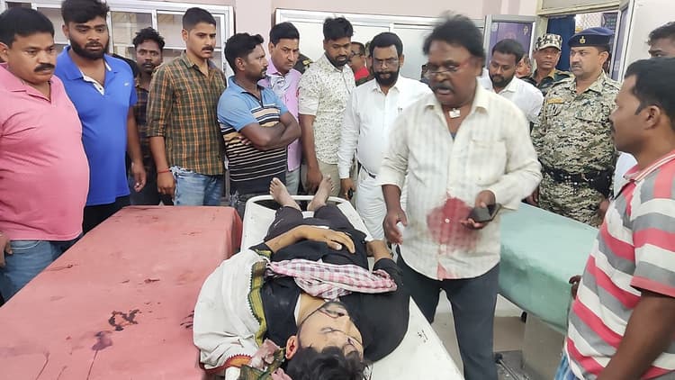 झारखंड के लातेहार में अपराधियों का तांडव, झामुमो नेता दिलशेर खान की गोली मारकर हत्या, विरोध में सड़क जाम