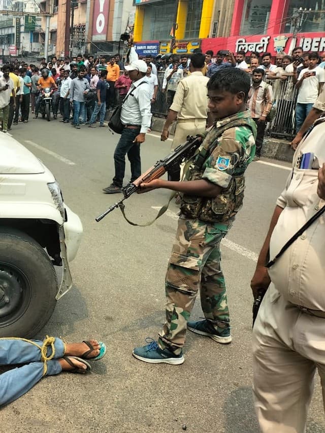 Dhanbad Crime news: उलीडीह जैसी धनबाद मुथूट फिनकॉर्प में हुई डकैती, बरामद बाइक जमशेदपुर से हुई थी चोरी