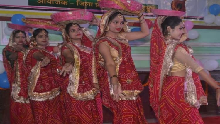 मुजफ्फरपुर की भीषण ठंड में भी युवा महोत्सव में उमड़ी भीड़, गीत-संगीत से गूंजा शहर