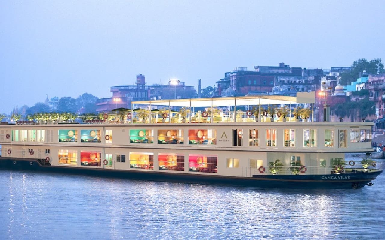 Ganga Vilas Cruise: वाराणसी से चला एमवी गंगा विलास क्रूज बिहार के छपरा में फंसा, मचा हड़कंप