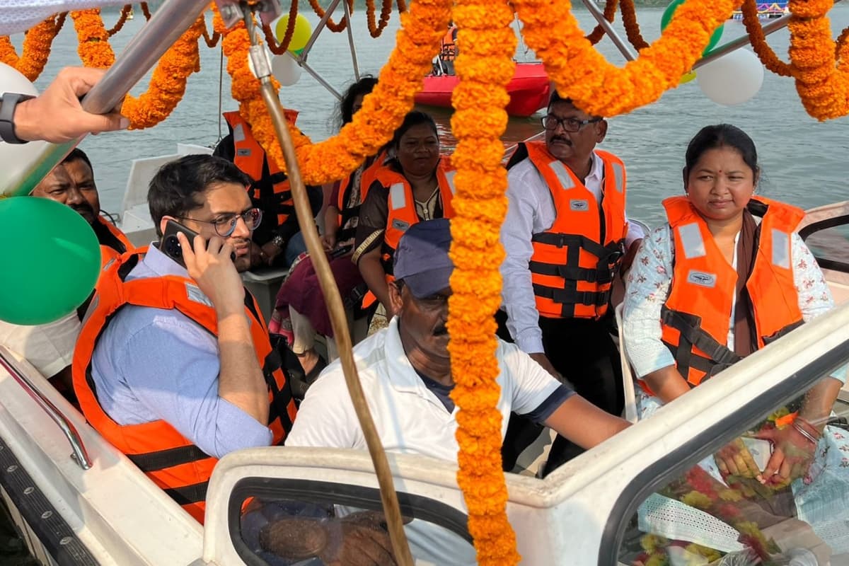 झारखंड: सांसद गीता कोड़ा ने नकटी डैम में पर्यटन सह नौका विहार का किया उद्घाटन, बोलीं-रोजगार को रुकेगा पलायन