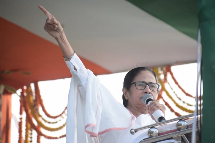 Bengal Election 2021 : 'मैं गांव की बेटी, आपकी अनुमति के बाद ही भरुंगी पर्चा'- नंदीग्राम में बोलीं TMC सुप्रीमो ममता बनर्जी