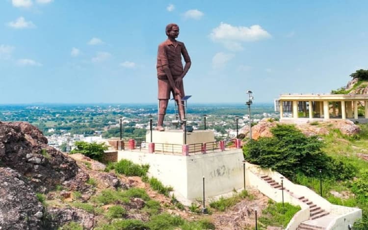 National Sports Day 2023 पर जानें कहां स्थित है हॉकी के जादूगर ध्यानचंद की सबसे ऊंची मूर्ति