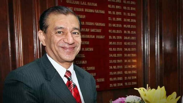 CBI के पूर्व निदेशक अश्विनी कुमार की आत्महत्या मामले में शिवसेना का सवाल, इतना सन्नाटा क्यों है?