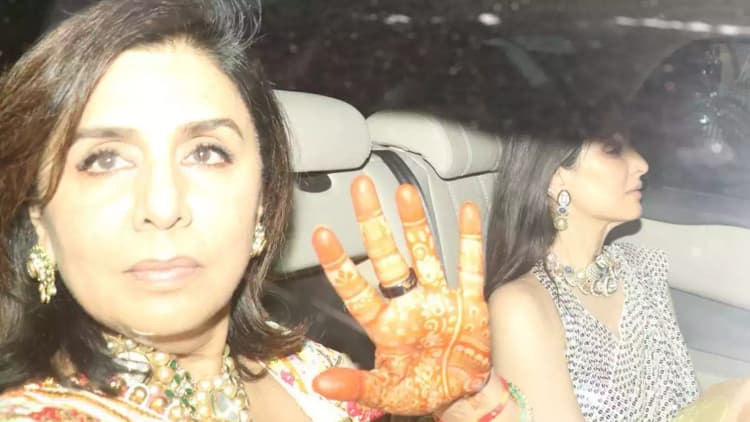 Ranbir-Alia की शादी में नीतू कपूर को आई Rishi Kapoor की याद, मेहंदी में लिखवाया उनका नाम, देखें फोटो