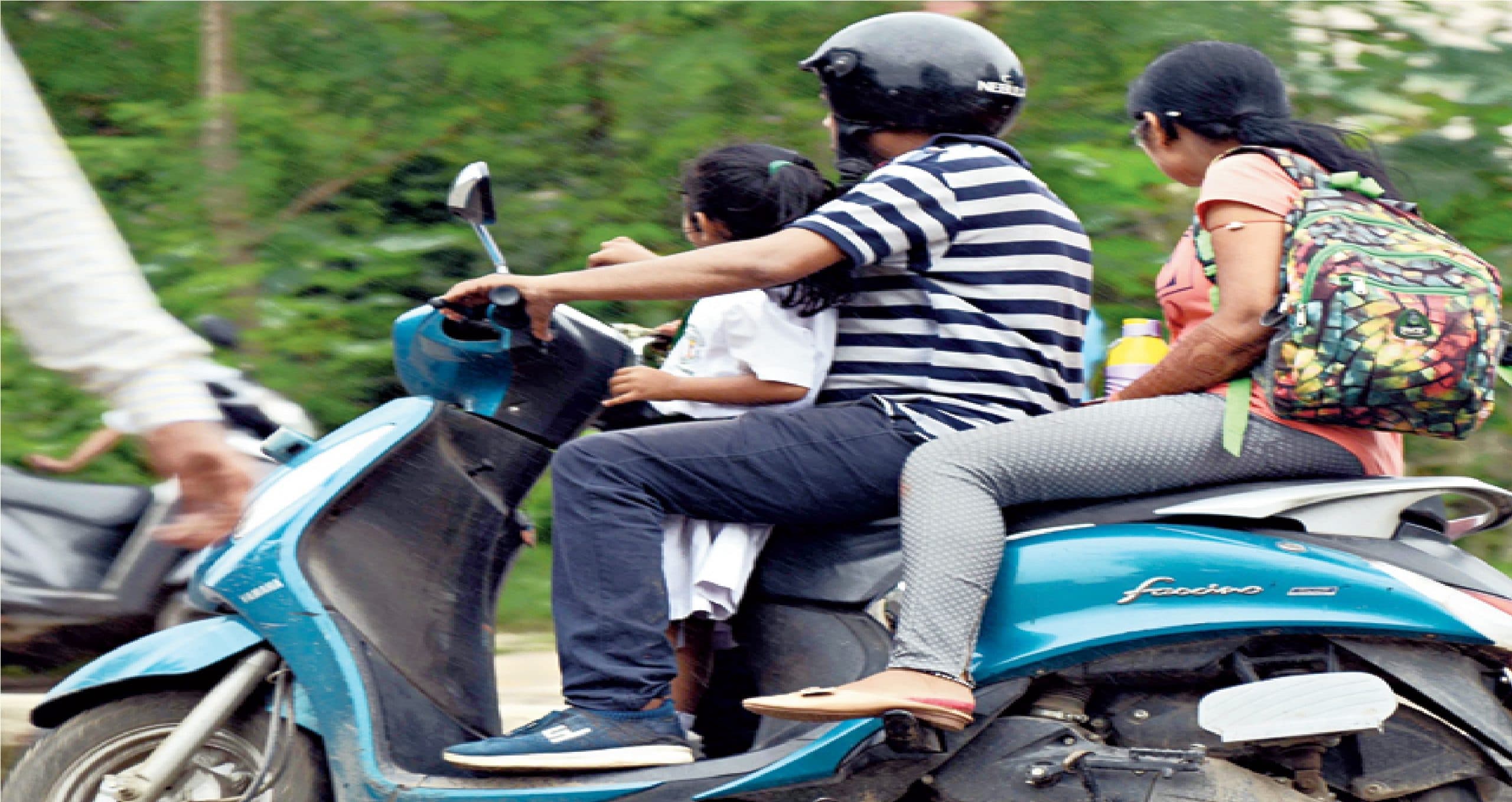 New Guidelines For Two-Wheelers : बाइक चलाने को लेकर नयी गाइडलाइन जारी, करना होगा इसका पालन