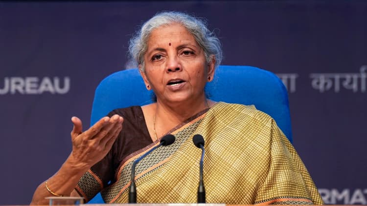 पेंसिल शॉर्पनर और गीले गुड़ पर जीएसटी दर में कटौती, राज्यों को बकाया क्षतिपूर्ति उपकर का किया जाएगा भुगतान