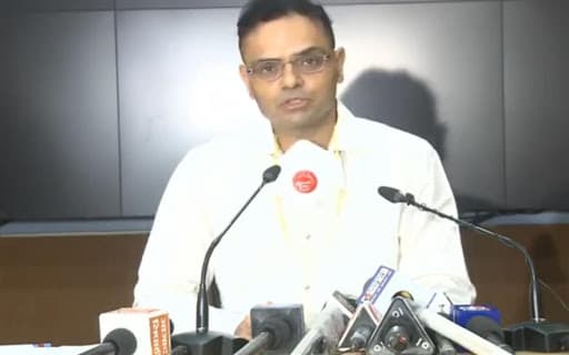 डीसी कंटेनमेंट जोन की अधिसूचना जारी करेंगे : स्वास्थ्य सचिव डीसी कंटेनमेंट जोन की अधिसूचना जारी करेंगे : स्वास्थ्य सचिव