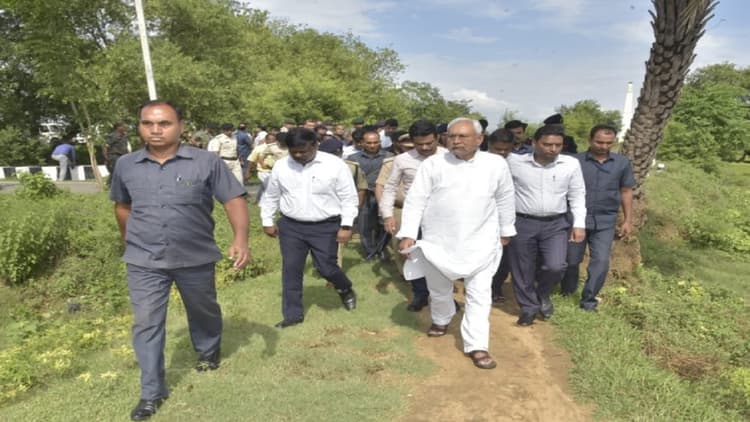 मुख्यमंत्री नीतीश कुमार ने चार जिले में सूखे का लिया जायजा, अधिकारियों को दिये आवश्यक निर्देश