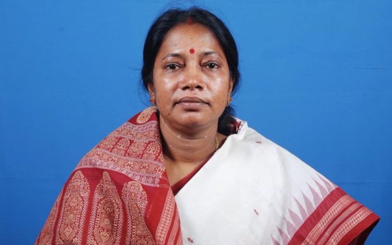 नवीन पटनायक की कैबिनेट मंत्री प्रमिला मलिक ने दिया इस्तीफा, विधानसभा अध्यक्ष के लिए भरा नामांकन नवीन पटनायक की कैबिनेट मंत्री प्रमिला मलिक ने दिया इस्तीफा, विधानसभा अध्यक्ष के लिए भरा नामांकन