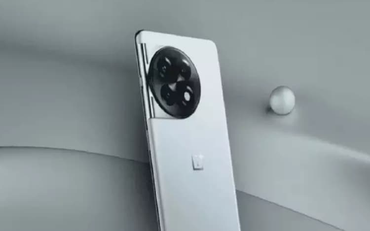 Holi सेल में OnePlus के इस 5G फोन पर धाकड़ ऑफर्स, खरीदने के लिए टूट पड़े लोग