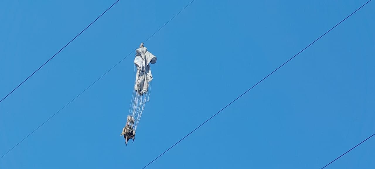 आगराः जंपिंग करते समय हाईटेंशन लाइन में उलझा पैराशूट, ऊंचाई से गिरने पर कमांडो की हुई मौत