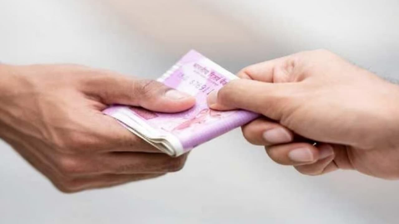 बिहार: साहेब! मदद करिये.. गर्लफ्रेड को पैसे दिया था उधार, वापस मांगने पर दे रही है धमकी... जानें पूरी कहानी