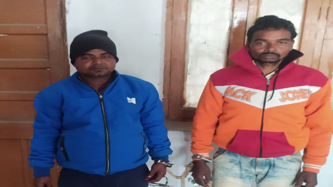 Jharkhand news: बेतला नेशनल पार्क में हिरण का शिकार, दो आरोपी गिरफ्तार, दर्जनों शिकारियों की तलाश जारी Jharkhand news: बेतला नेशनल पार्क में हिरण का शिकार, दो आरोपी गिरफ्तार, दर्जनों शिकारियों की तलाश जारी