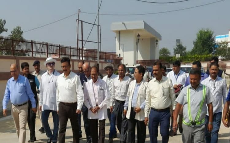 पलामू में मेडिकल कॉलेज व हॉस्पिटल की अव्यवस्था देख भड़के अपर मुख्य सचिव अरुण सिंह, कार्रवाई का निर्देश