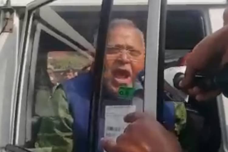 Teacher Appointment scam : अदालत परिसर में सुनवाई के दौरान सशरीर नहीं,वर्चुअल माध्यम से हाजिर हुए पार्थ चटर्जी