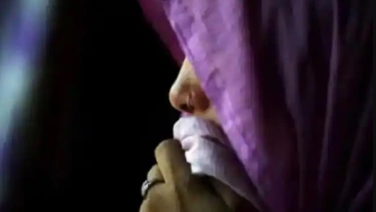 कदम से कदम मिलाकर चलते है हम फिर हमारी हकमारी क्यों? धनबाद में आधी आबादी की ऐसी है स्थिति