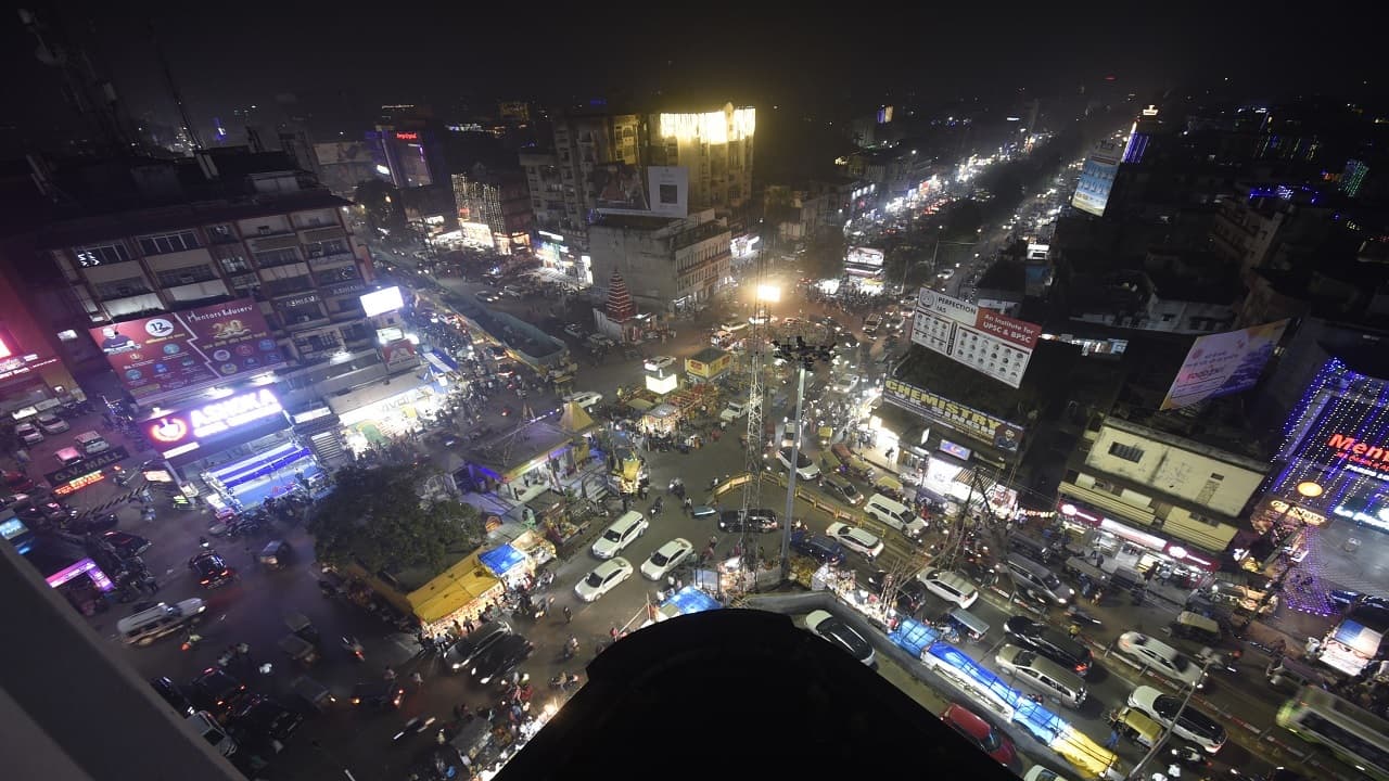 ड्रोन कैमरे में कैद धनतेरस पर पैक पटना शहर की PHOTOS, बाजारों में उमड़ी भीड़ तो लगा महाजाम