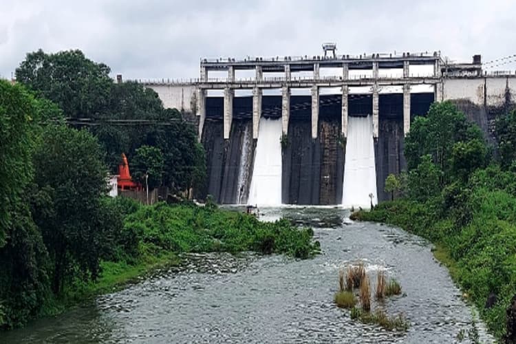 लगातार हो रही बारिश के कारण पतरातू डैम का जलस्तर बढ़ा, इन इलाकों में रहने वाले लोगों को किया गया अलर्ट