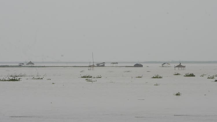 पटना में गंगा का जलस्तर घटा, भागलपुर में खतरा बढ़ा, बिहार में कोसी-गंडक व अन्य नदियों का जानिए हाल..