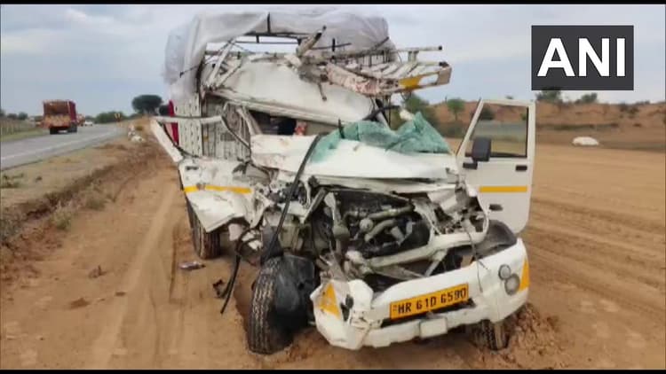 हादसों का रविवार: राजस्थान में पिकअप वैन और ट्रक की टक्कर में 5 की मौत, उत्तराखंड में खाई में गिरी बस