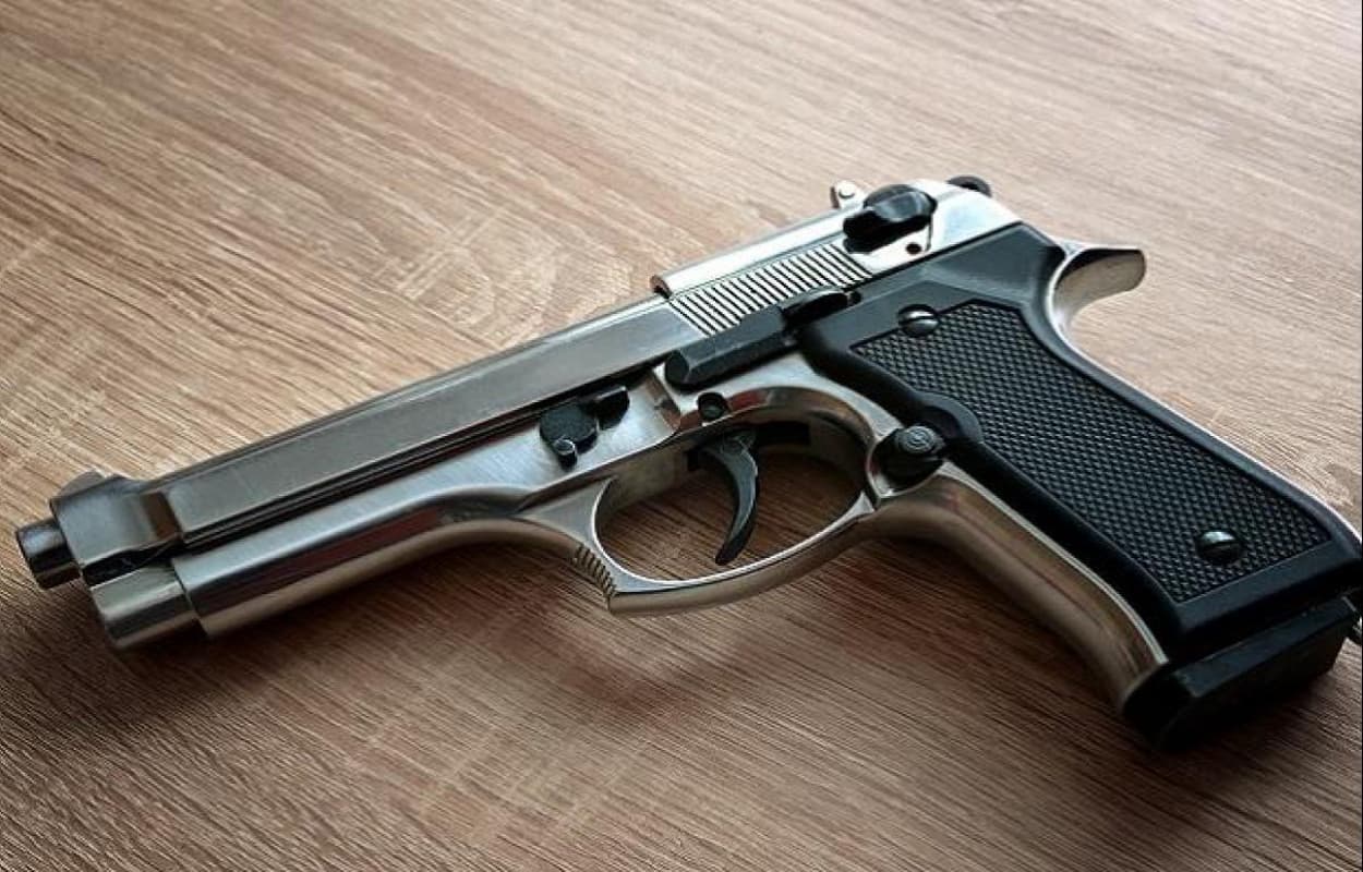 Bihar News: देसी पिस्टल के साथ दो बदमाश गिरफ्तार, लूटपाट की रच रहे थे साजिश