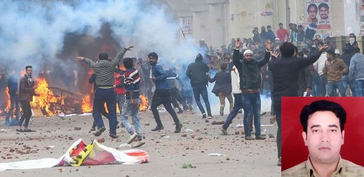 Delhi violence : 'कुरैशी ने किया चाकू से तीन वार,लगातार मार रही थी भीड़', जानें IB अधिकारी अंकित की हत्या कैसे हुई
