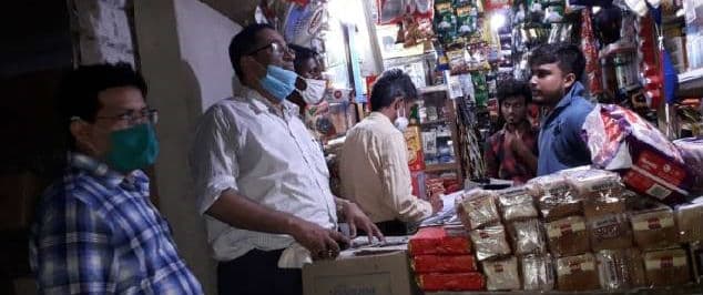 पलामू में लॉकडाउन के उल्लंघन पर होने लगी कार्रवाई, सोशल डिस्टेंसिंग व मास्क
नहीं पहनना पड़ रहा भारी