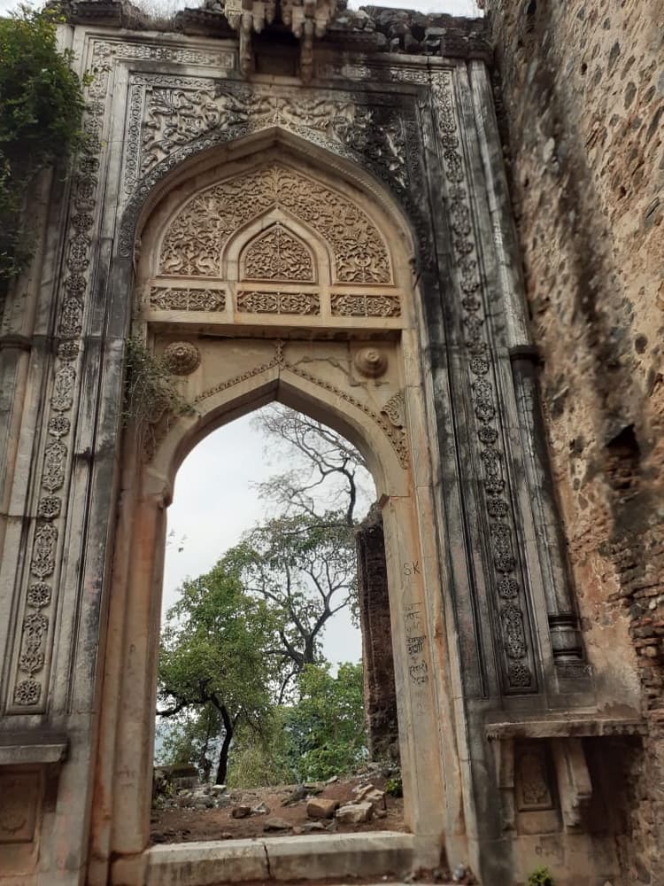 Jharkhand News : पलामू प्रमंडल का ऐतिहासिक पर्यटन स्थल पलामू किले का होगा कायाकल्प, 350 साल पुरानी धरोहर होगी संरक्षित, ये है प्लान