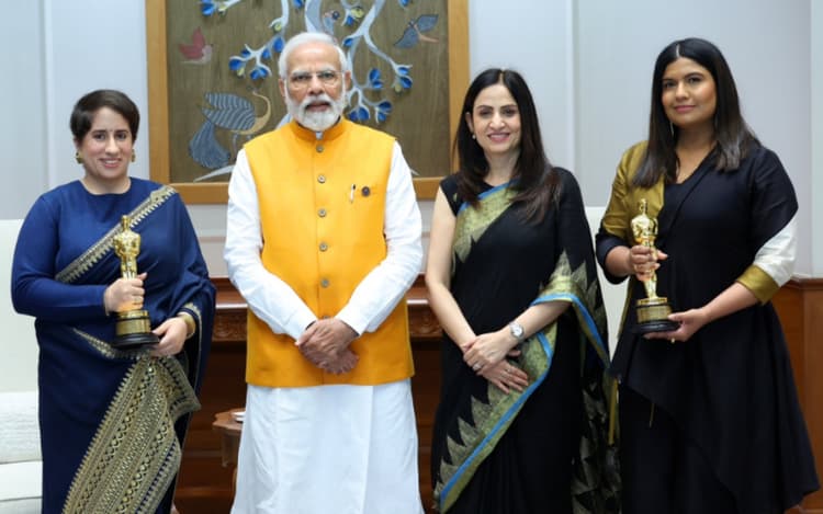 PM Modi US Visit: पीएम मोदी बोले- कॉपीराइट व रॉयल्टी से फ्री है योग, वाशिंगटन डीसी पहुंचे