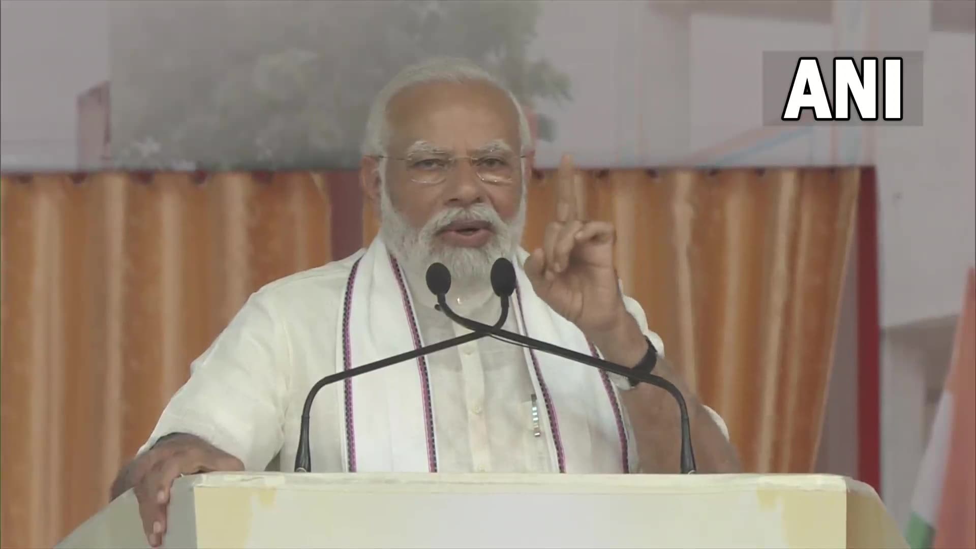 PM Modi in Gujarat : 'गूगल डेटा दे सकता है लेकिन...', शिक्षक सम्मेलन में पीएम मोदी ने कही ये बात