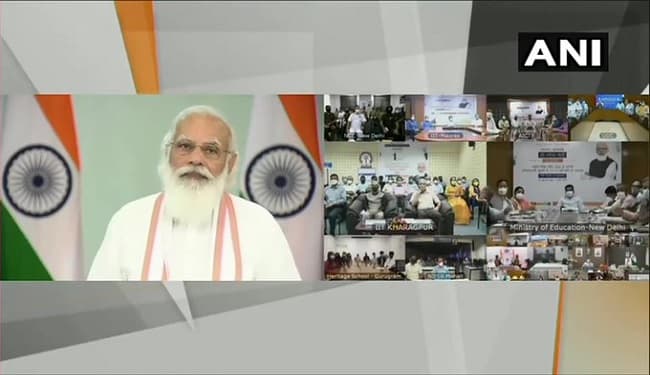 PM मोदी बोले- राष्ट्रीय शिक्षा नीति हर तरह के दबाव से मुक्त, क्या पढ़ेंगे छात्र, सिर्फ संस्थाएं नहीं करेंगी तय