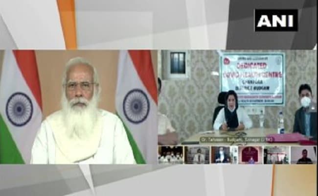 Narendra Modi in Scotland: ग्लासगो में भारतीय समुदाय के प्रतिनिधियों और साहित्य के छात्रों से मिले पीएम मोदी