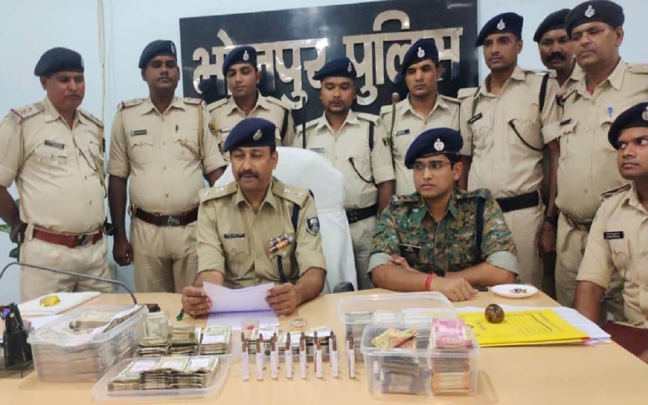 बिहार में 200 से अधिक पुलिसकर्मियों ने बालू माफिया के विरुद्ध की कार्रवाई, करोड़ों के बालू जब्त