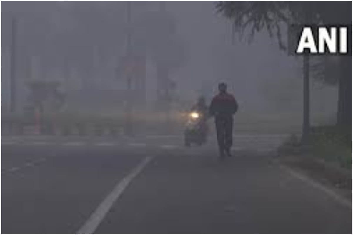 WB News : कोलकाता में जहरीली हवा के बीच रह रहे है लोग, महानगर बना दुनिया का तीसरा सबसे अधिक प्रदूषित शहर