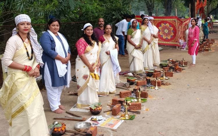 रांची में नवरात्रि: केरल की महिलाओं ने मनाया ‘पोंगाला’, अयप्पा मंदिर में की अतुकाल देवी की पूजा